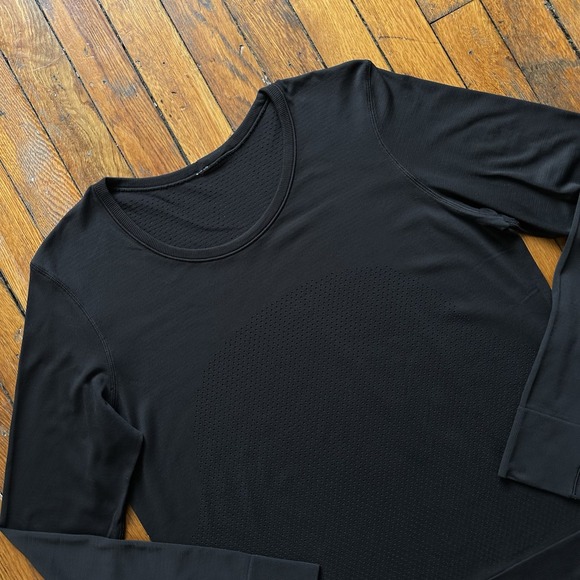Lululemon Shirt Women 8 Black Breeze By Long Sleeve Athletic Athleisure Yoga - Picture 2 of 8